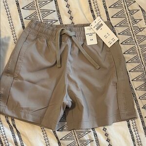 Abercrombie Kids boys Gray  khaki Drawstring Shorts size 5/6 new